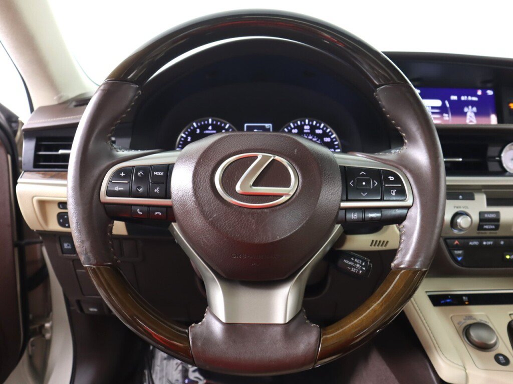 Used 2017 Lexus ES 350 w/ Premium Package FWD image 12