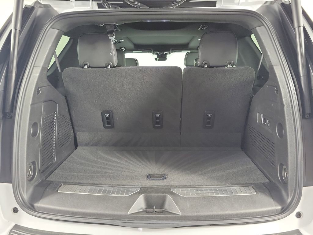 Used 2024 Chevrolet Tahoe Premier AWD/4WD image 7