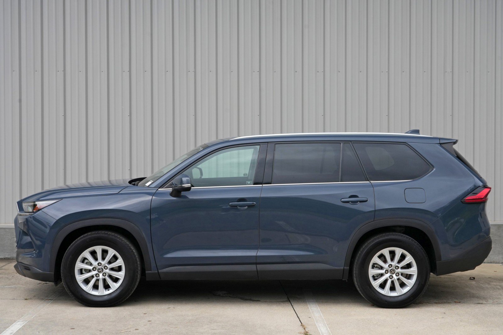 Used 2024 Toyota Grand Highlander FWD image 47