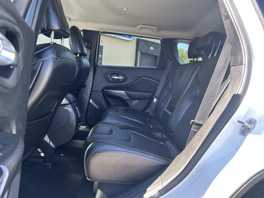 Used 2019 Jeep Cherokee Limited AWD/4WD image 17