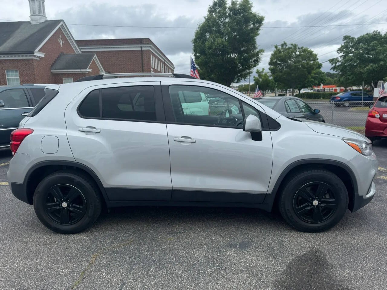 Used 2021 Chevrolet Trax LT FWD image 8