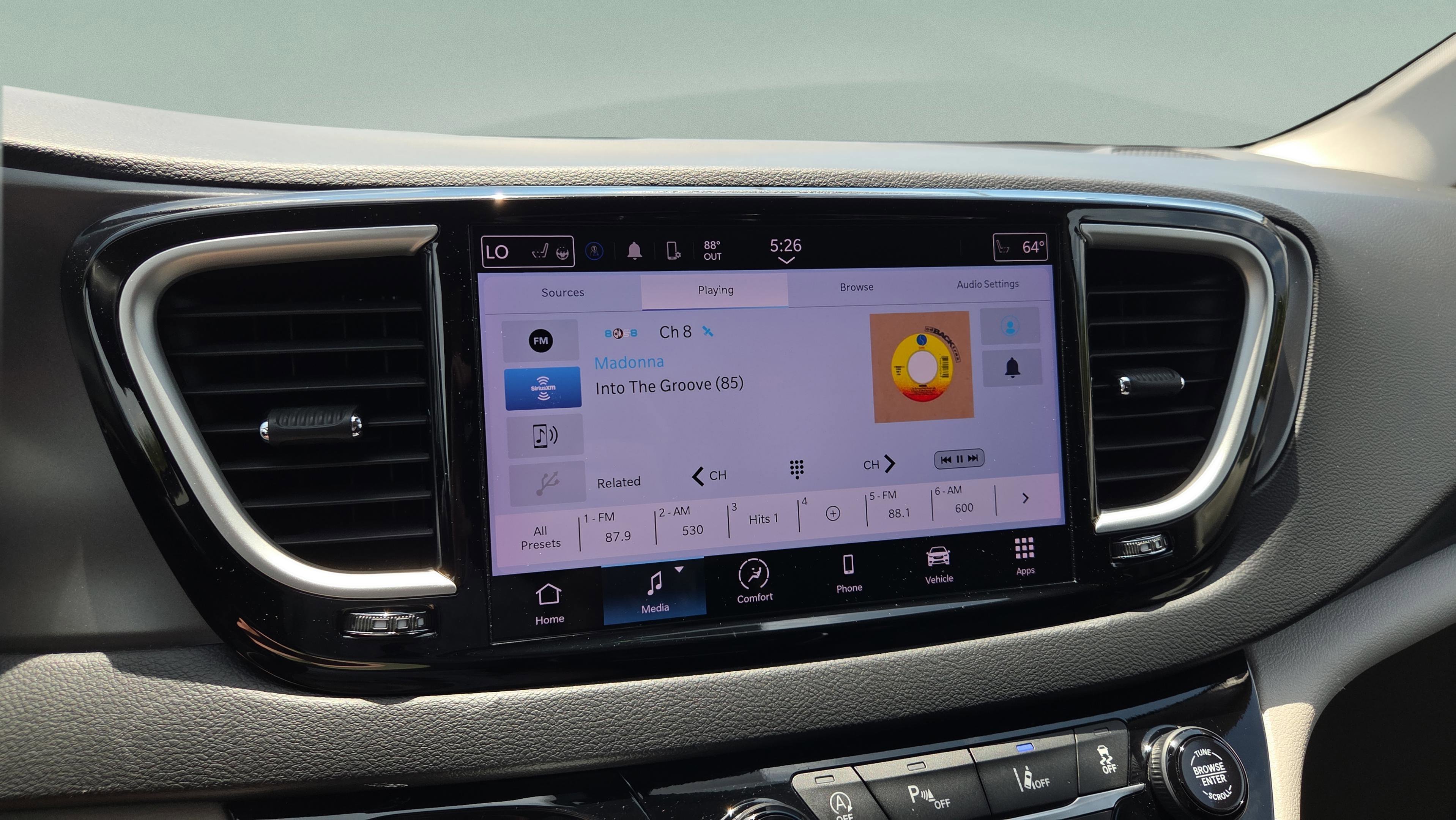 Used 2024 Chrysler Pacifica Touring-L FWD image 21