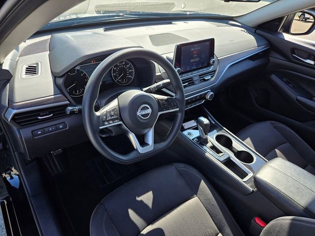 Used 2024 Nissan Altima 2.5 SV image 9
