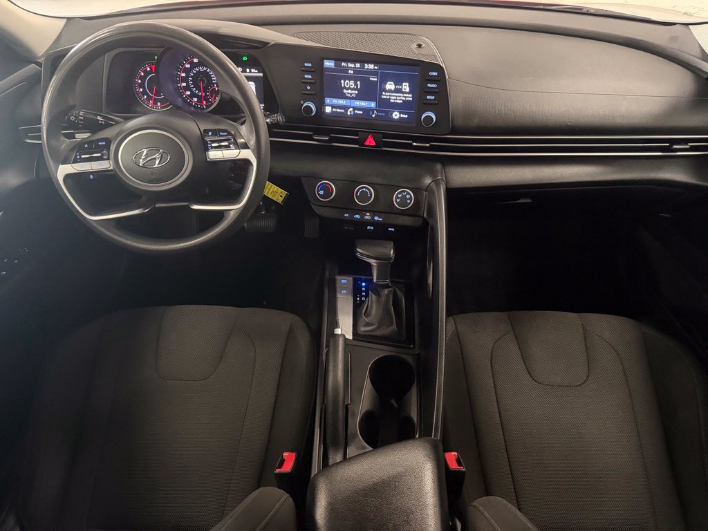 Certified 2021 Hyundai Elantra SE FWD image 15
