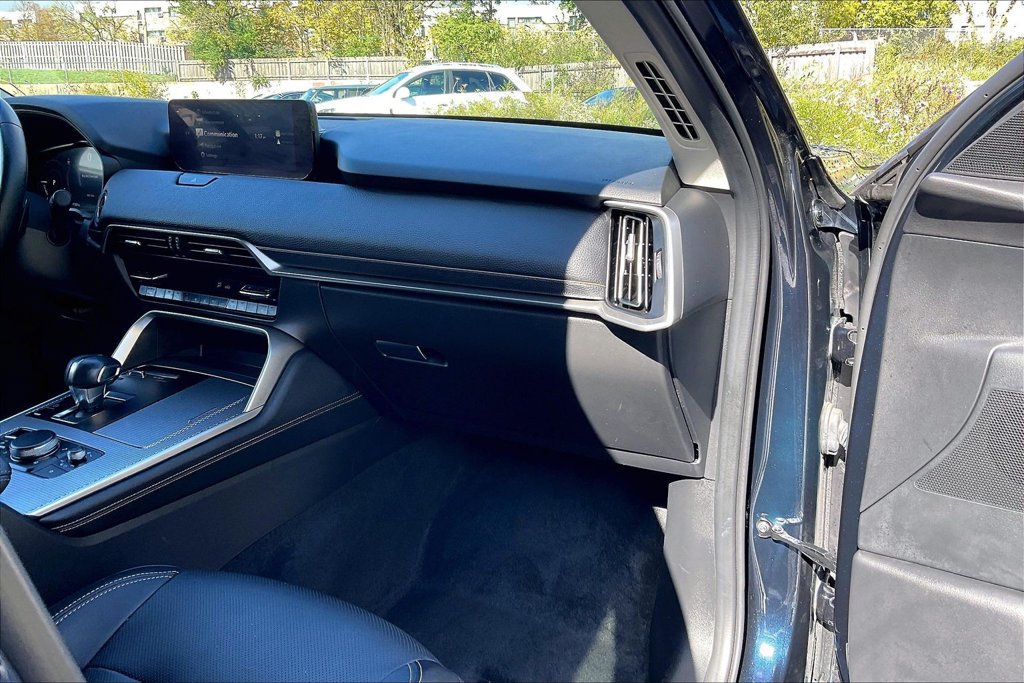 Used 2024 MAZDA CX-90 Plug-In Hybrid w/ Preferred AWD/4WD image 16
