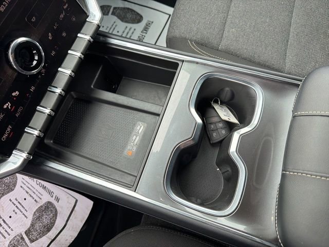 Used 2025 GMC Acadia Elevation image 38