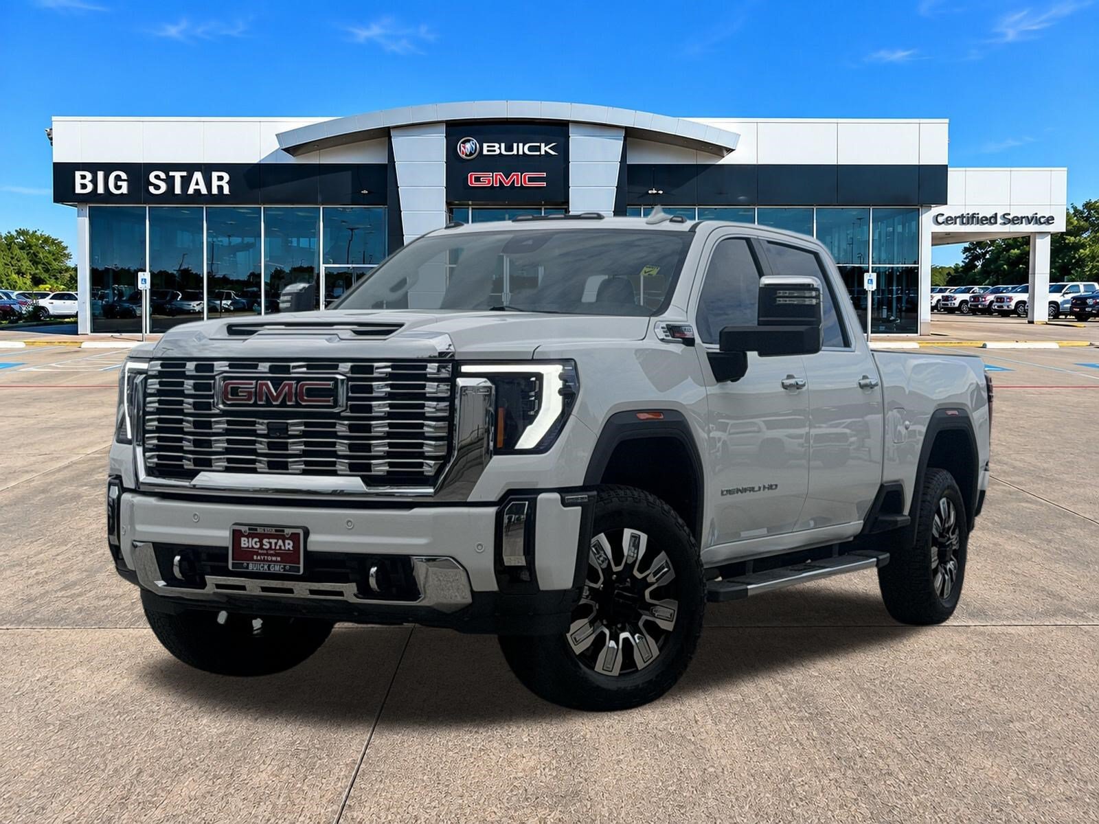 Used 2025 GMC Sierra 2500 Denali AWD/4WD image 2
