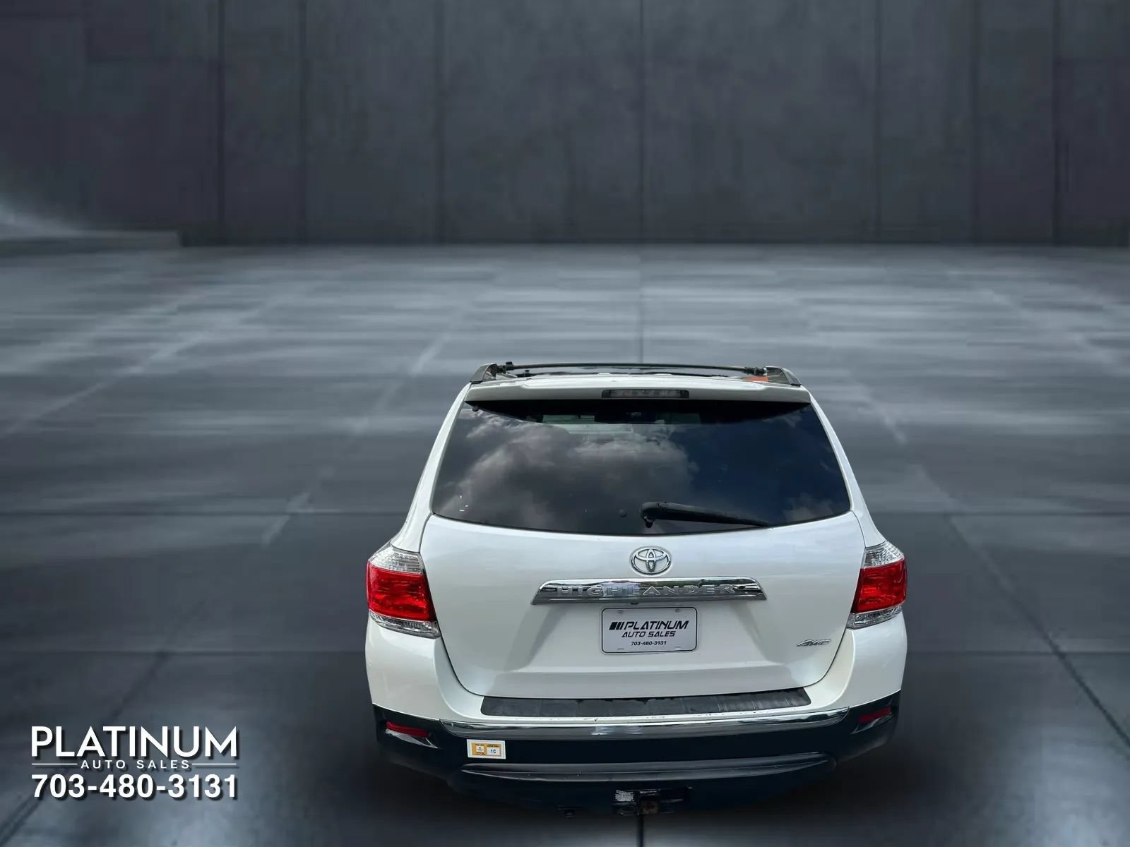 Used 2012 Toyota Highlander Limited w/ Tow Pkg AWD/4WD image 5
