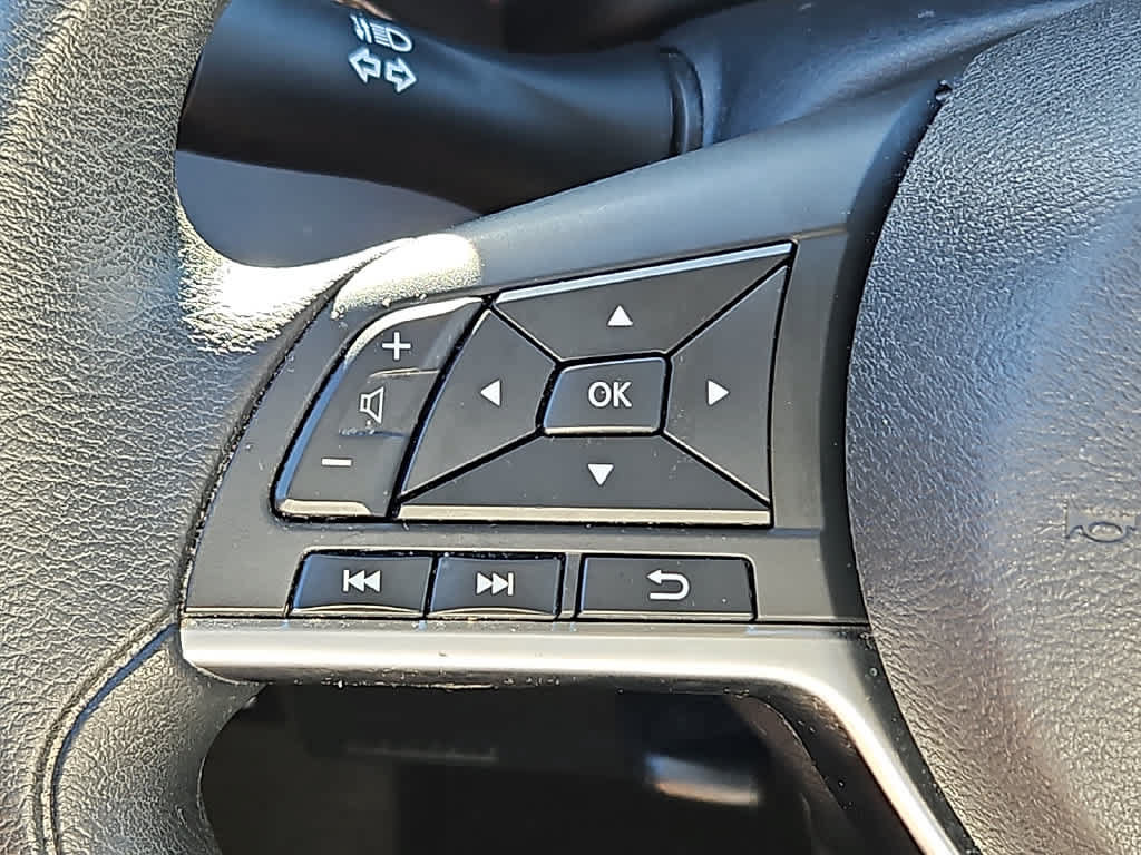 Used 2018 Nissan Kicks SV FWD image 19