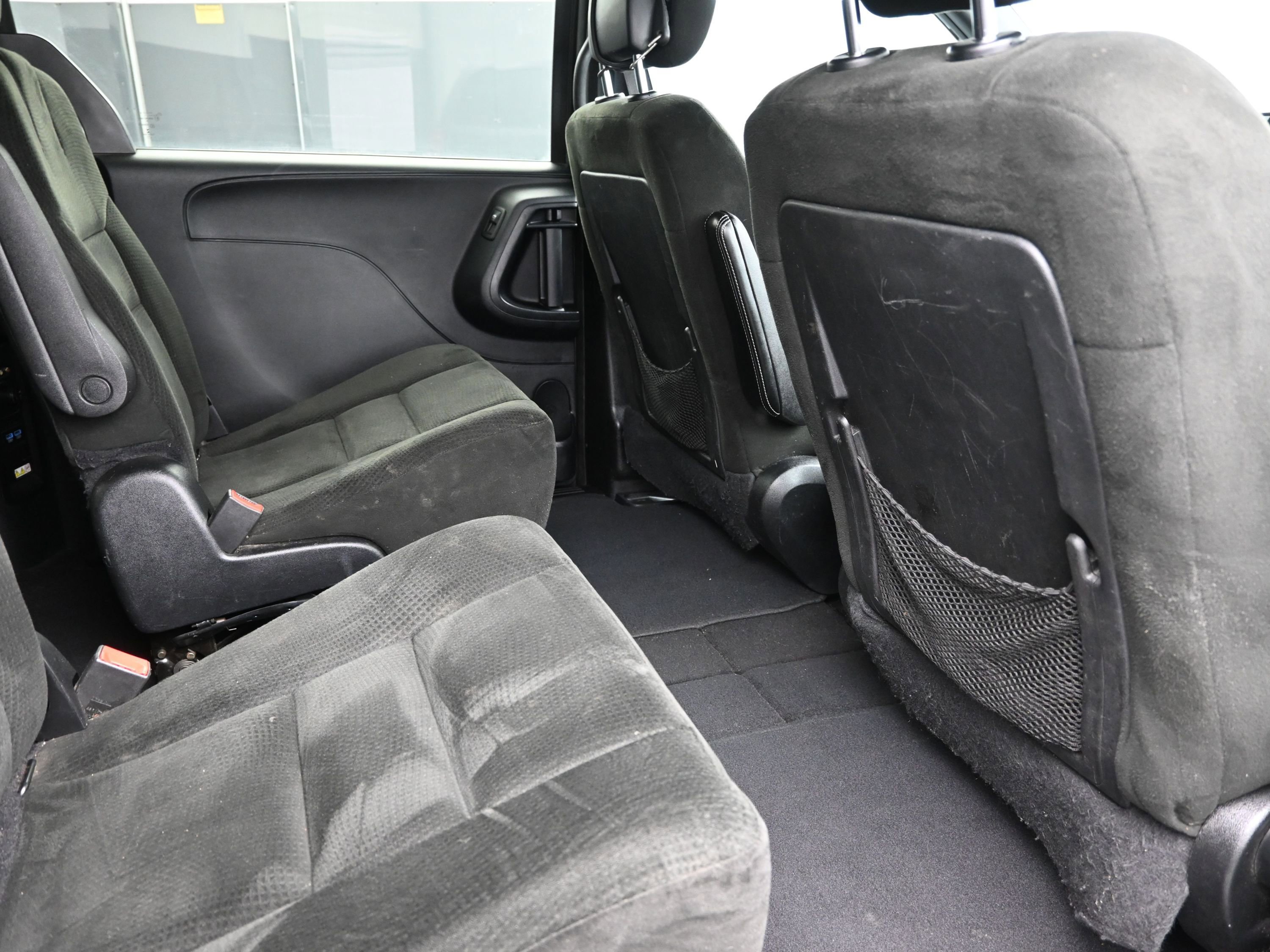 Used 2015 Dodge Grand Caravan SXT w/ Blacktop Package image 24