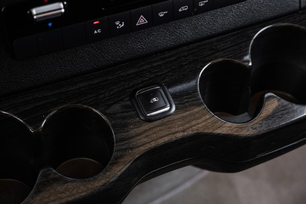 Used 2020 Mercedes-Benz Sprinter 3500 w/ Windows All Around Package image 26