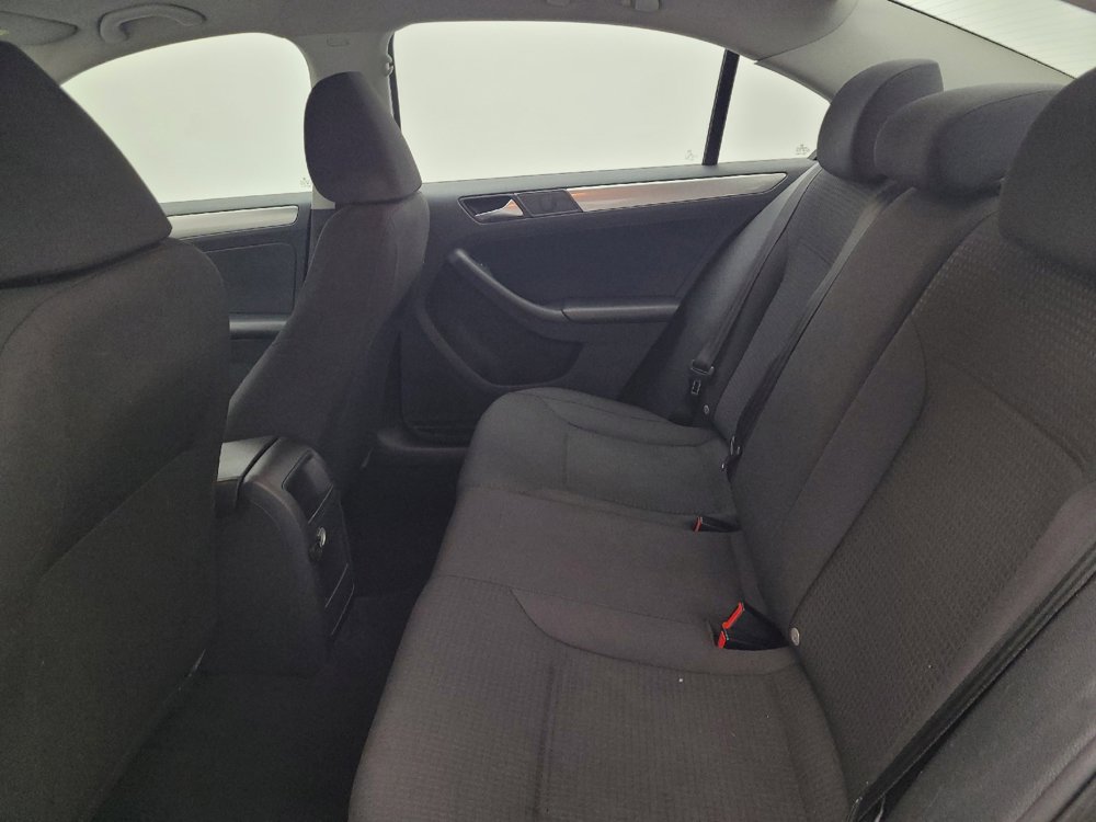 Used 2015 Volkswagen Jetta SE FWD image 18