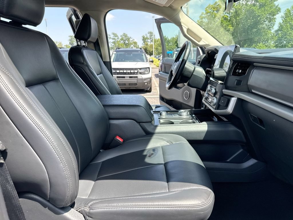Used 2024 Ford Expedition XLT AWD/4WD image 22