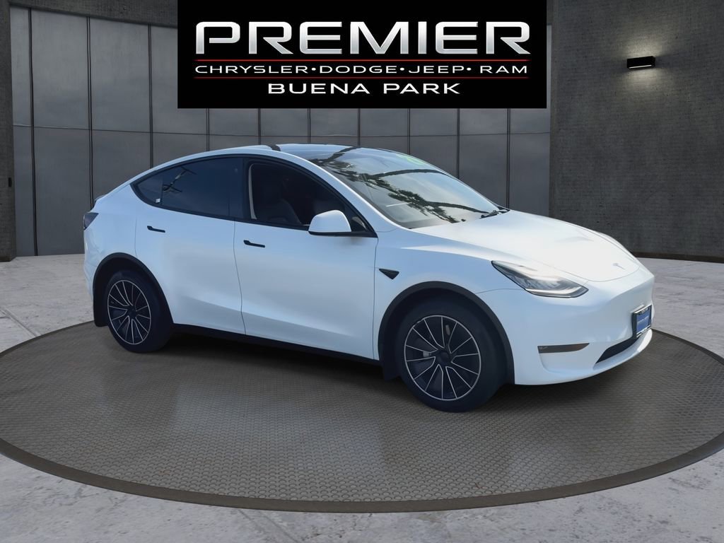 Used 2023 Tesla Model Y Long Range image 2