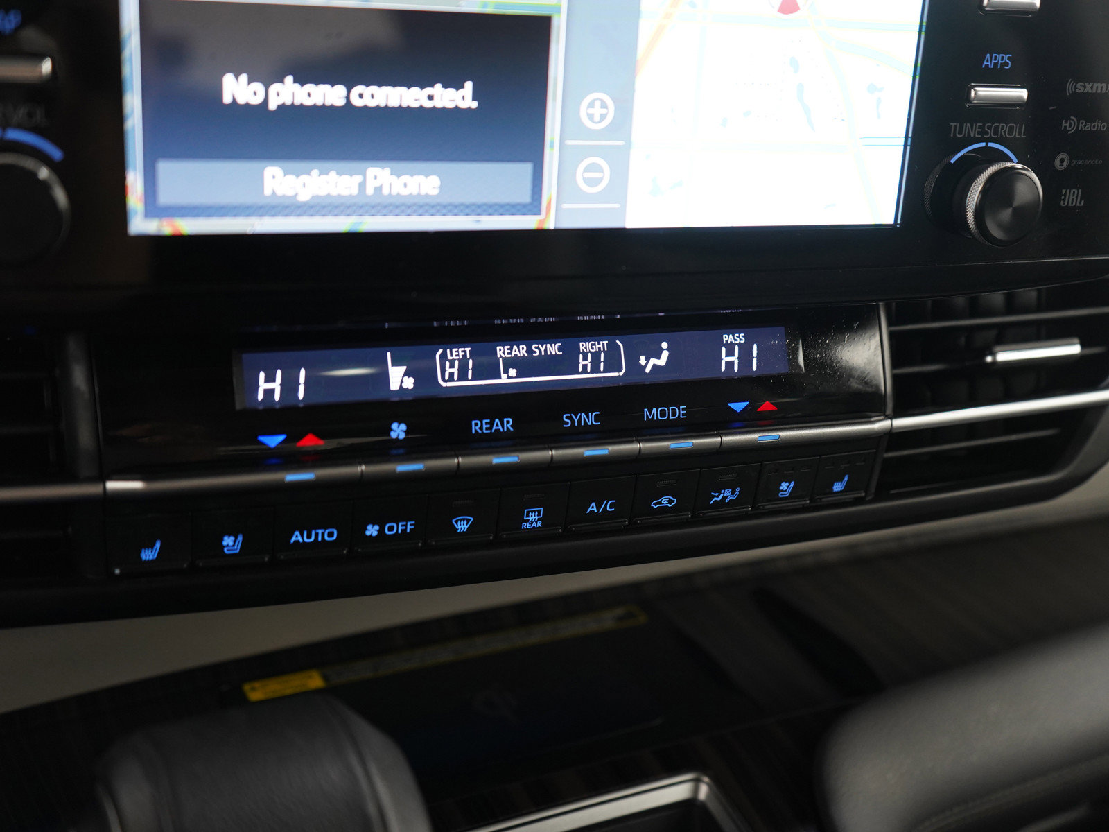 Used 2021 Toyota Sienna Limited image 26