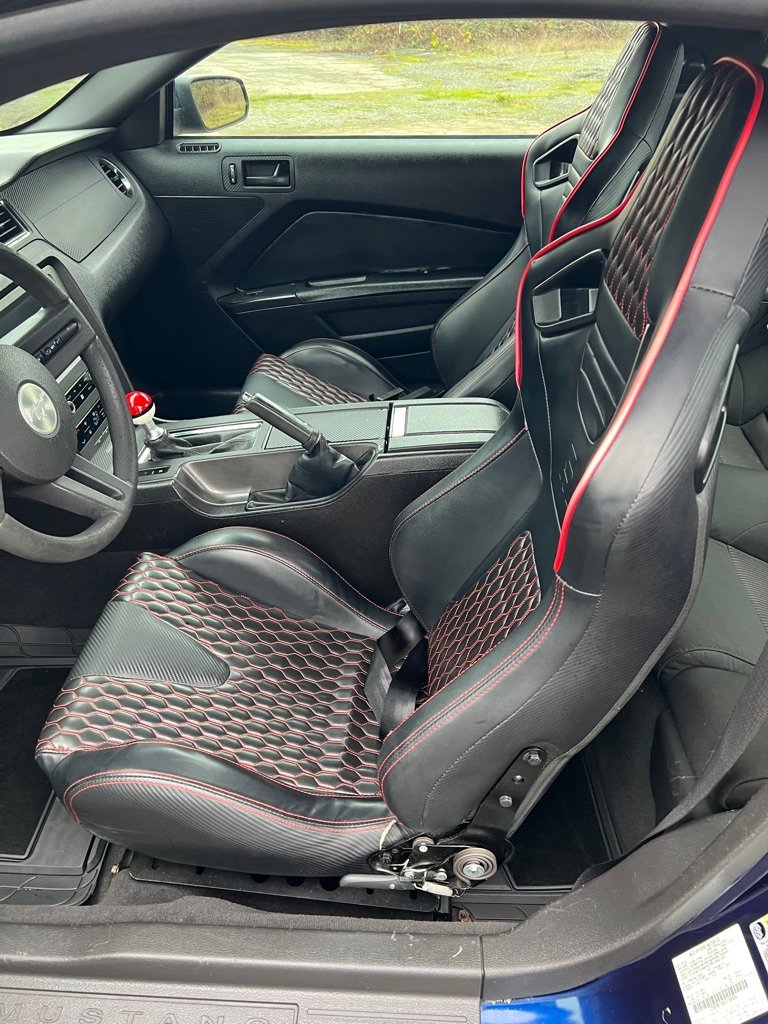 Used 2010 Ford Mustang GT image 35