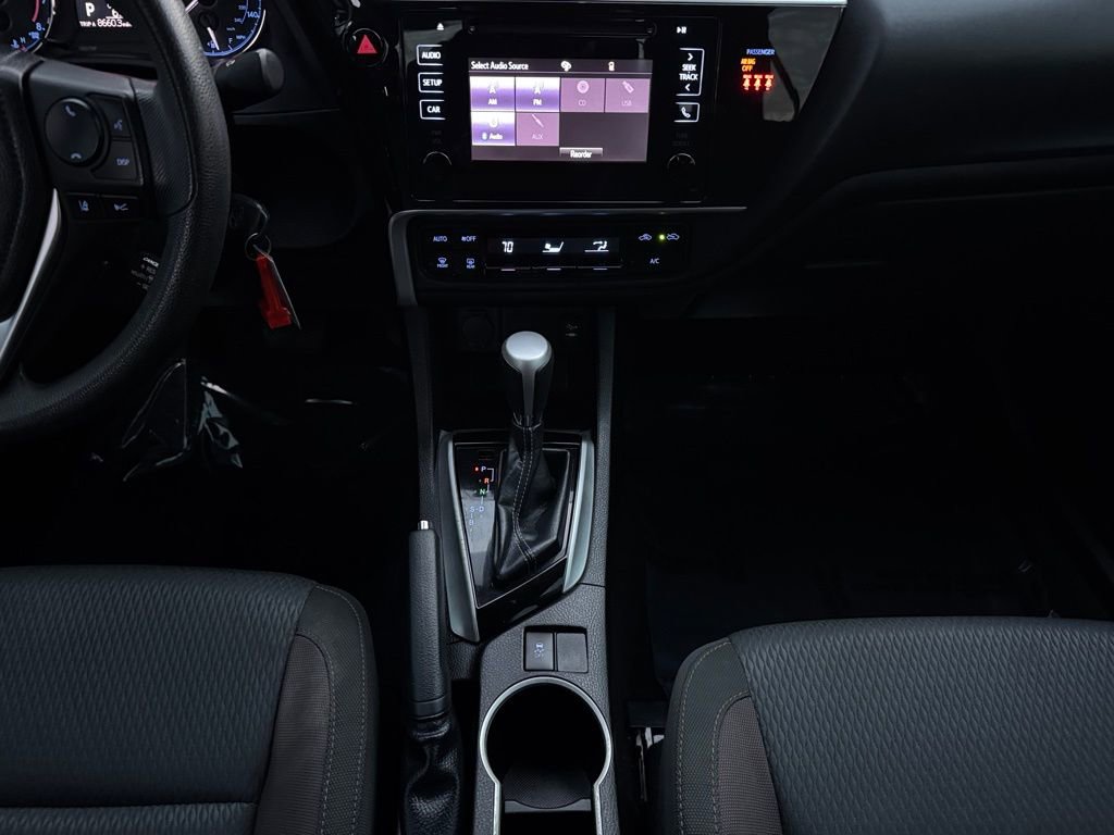 Used 2018 Toyota Corolla LE image 22