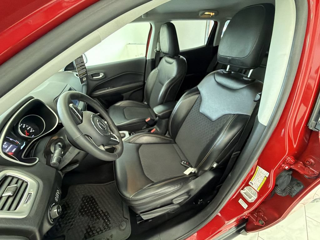 Used 2019 Jeep Compass Latitude w/ Cold Weather Group FWD image 20