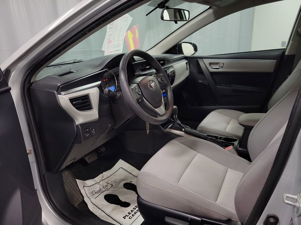 Used 2015 Toyota Corolla LE image 12