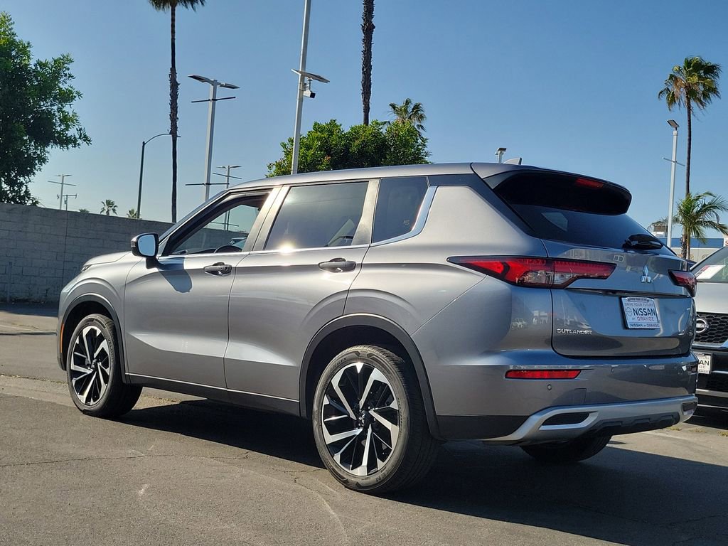 Used 2023 Mitsubishi Outlander SE image 33