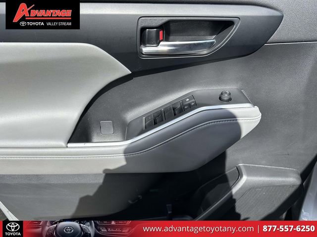 Used 2022 Toyota Highlander XLE image 19