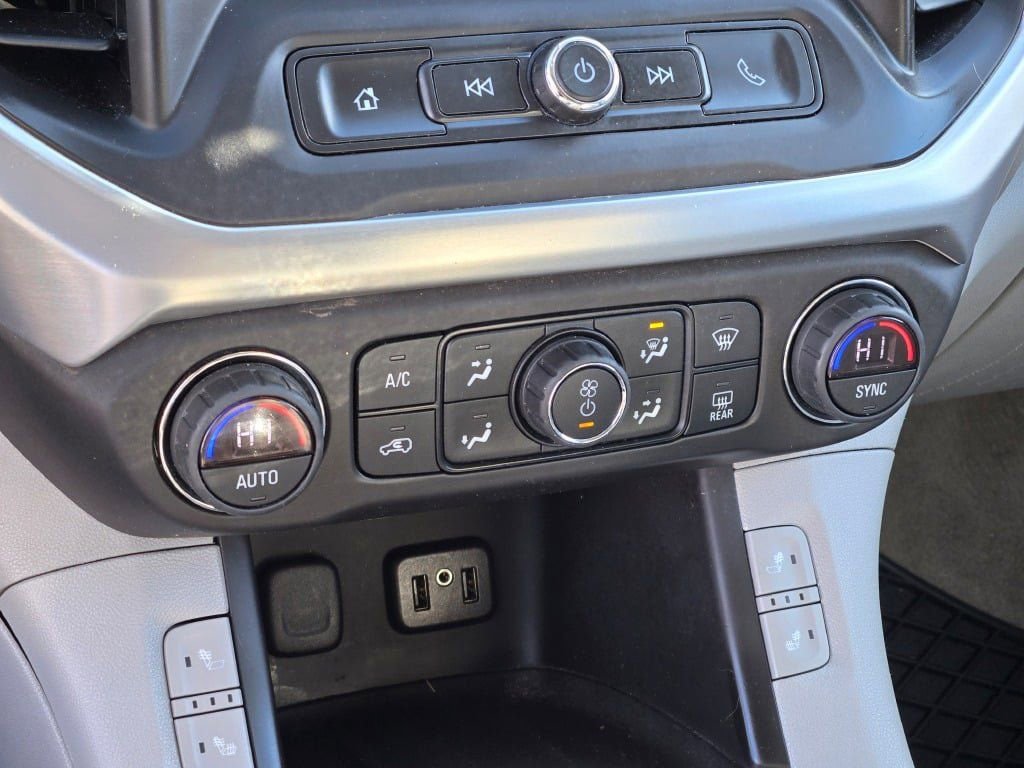 Used 2017 GMC Acadia SLE image 27