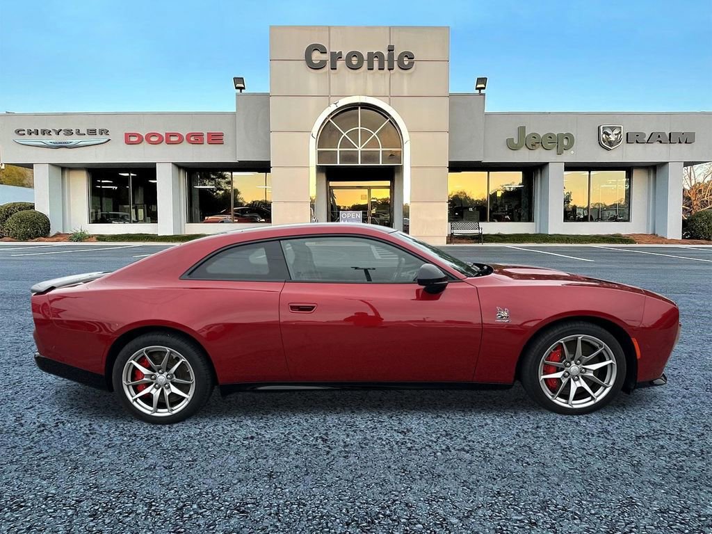 Used 2024 Dodge Charger Daytona Scat Pack w/ Plus Group AWD/4WD image 2