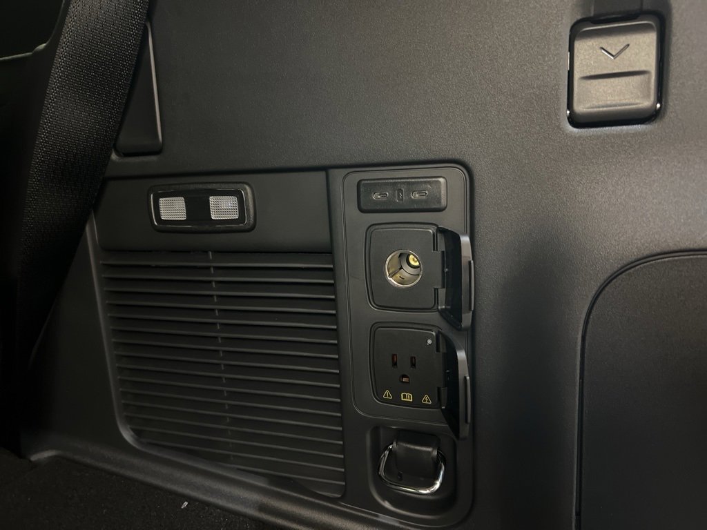 Used 2025 Lincoln Navigator Reserve w/ Jet Appearance Package image 40