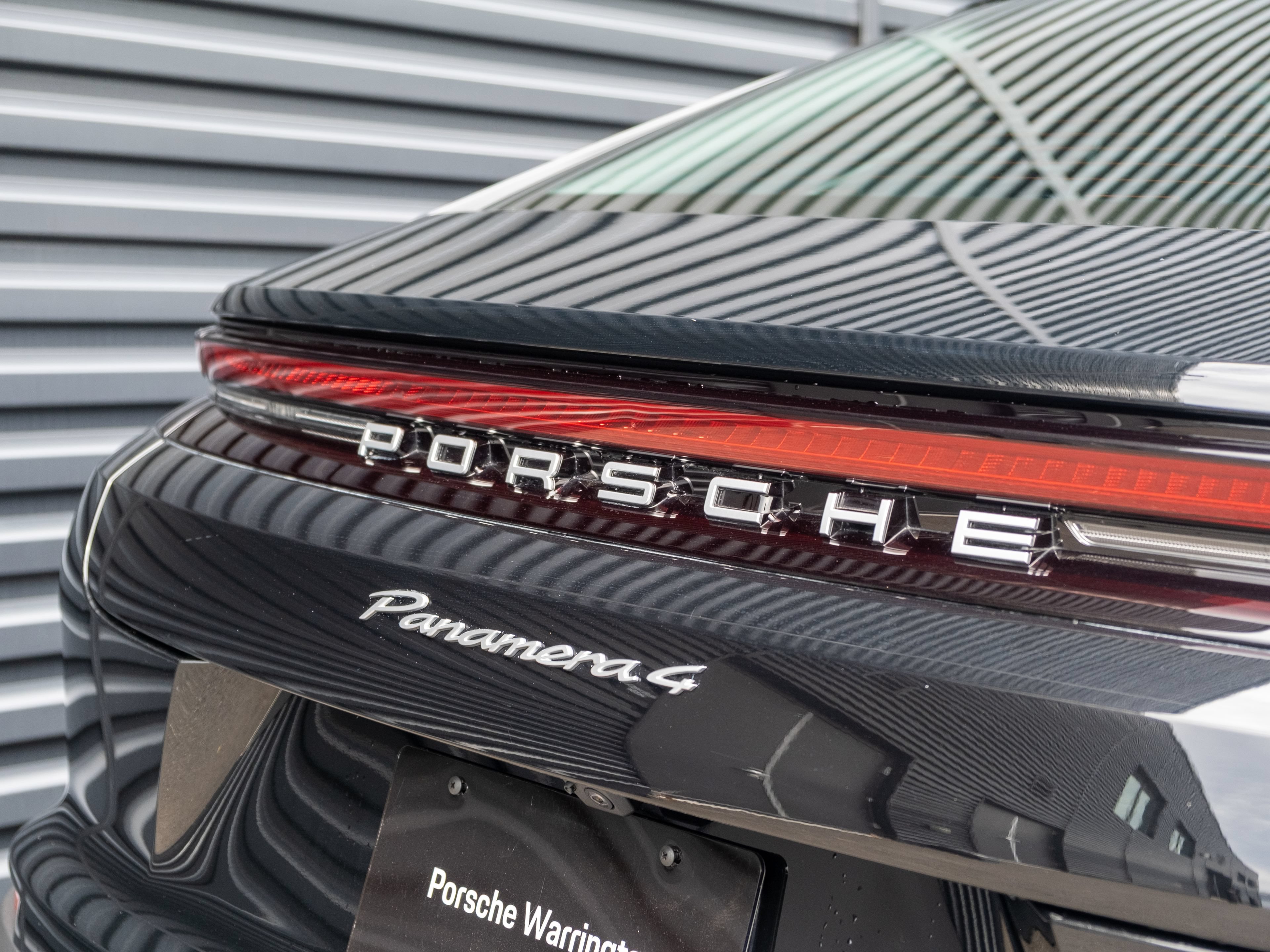 Certified 2025 Porsche Panamera 4 w/ Premium Package AWD/4WD image 20