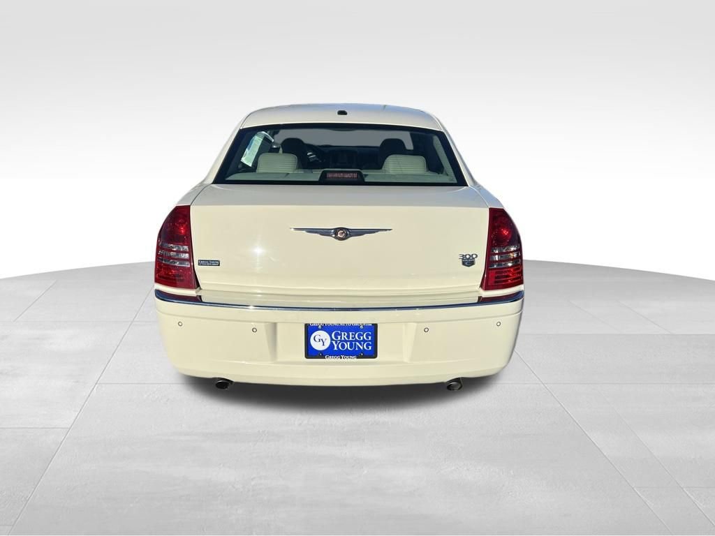 Used 2006 Chrysler 300 C w/ Protection Group II image 5