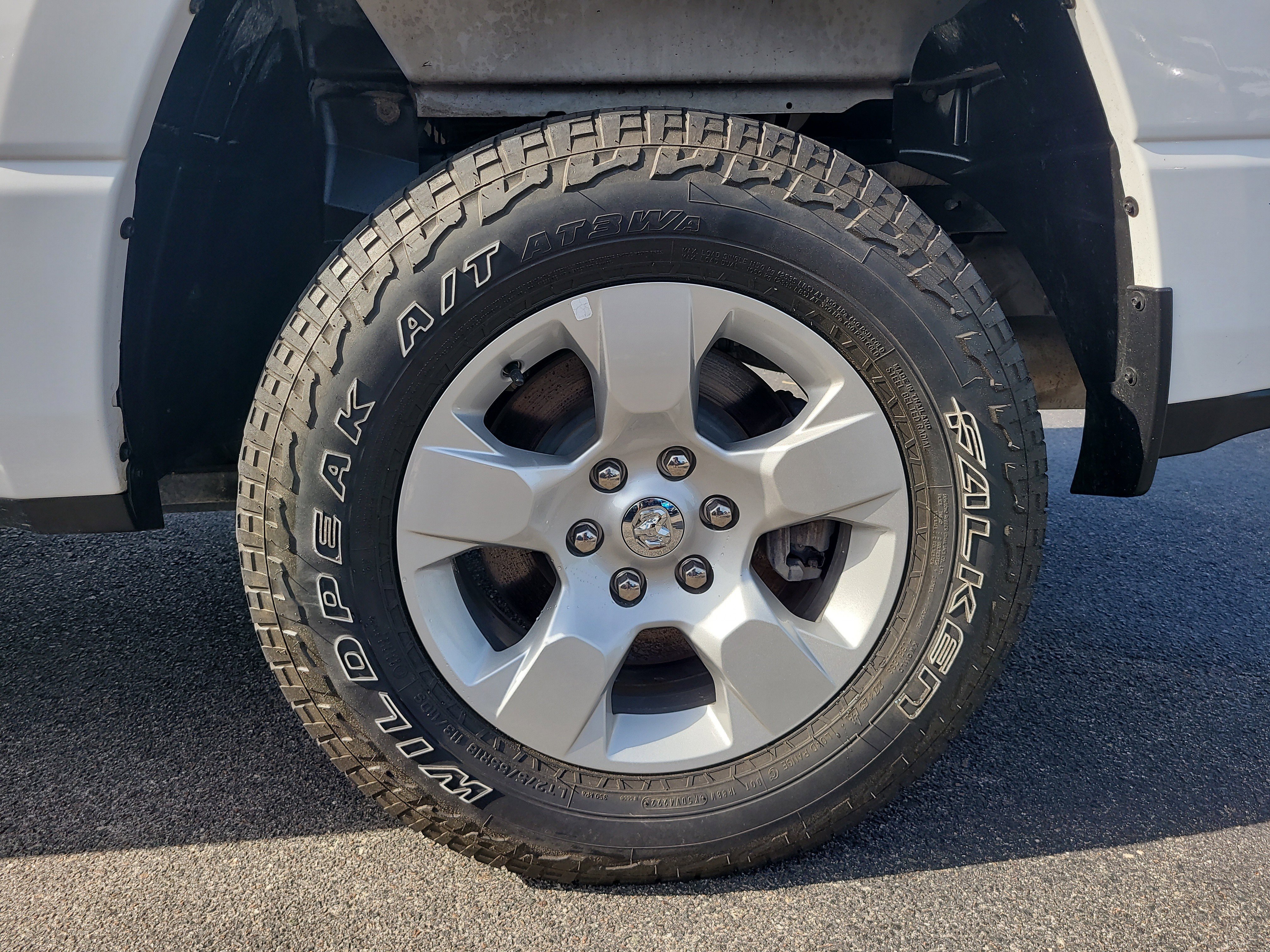 Used 2024 RAM 1500 Big Horn AWD/4WD image 9