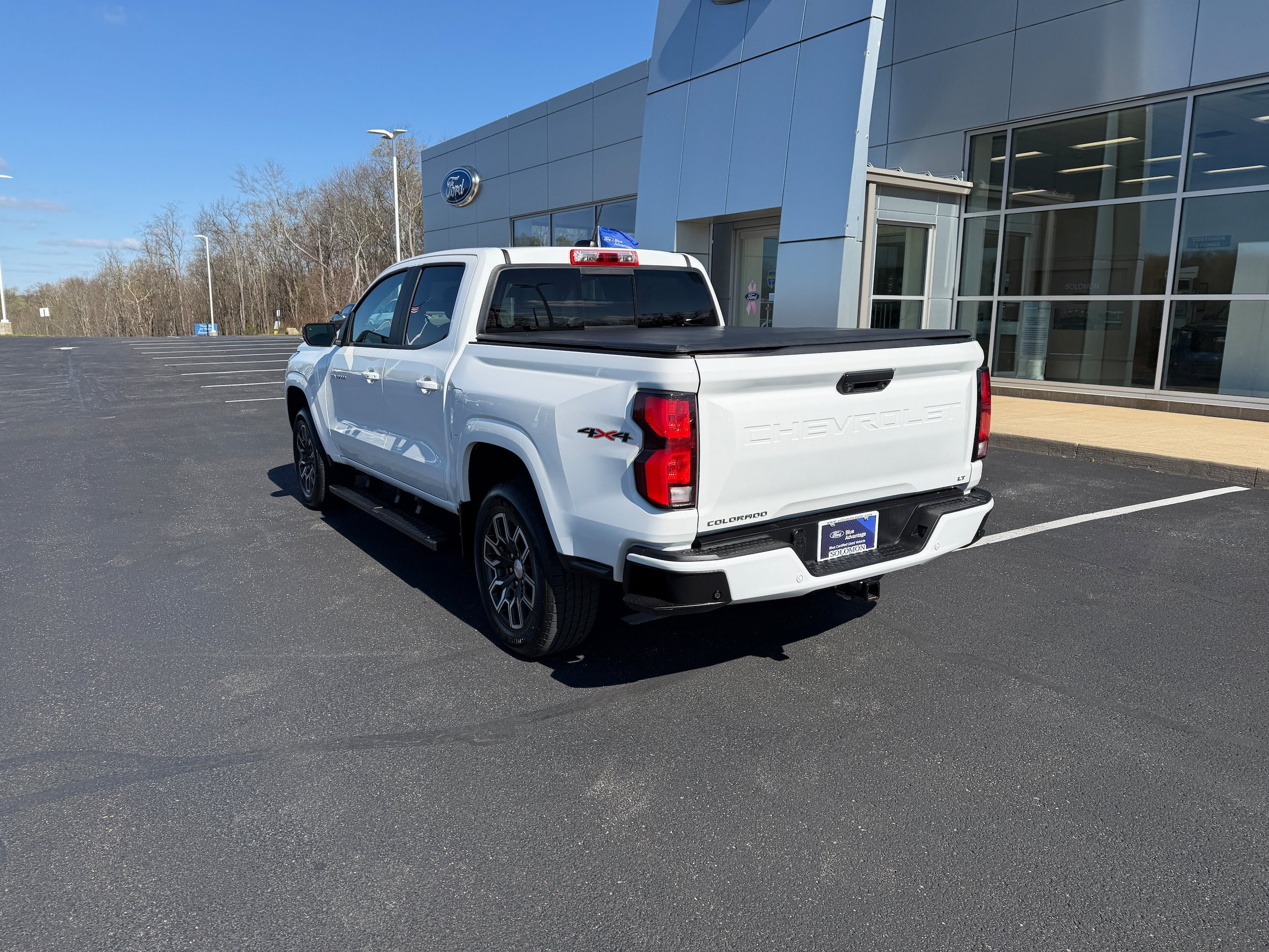 Used 2024 Chevrolet Colorado LT w/ LT Convenience Package III AWD/4WD image 7