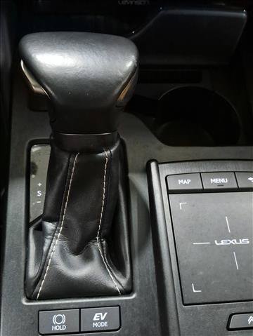 Used 2019 Lexus ES 300h w/ Accessory Package 2 FWD image 12