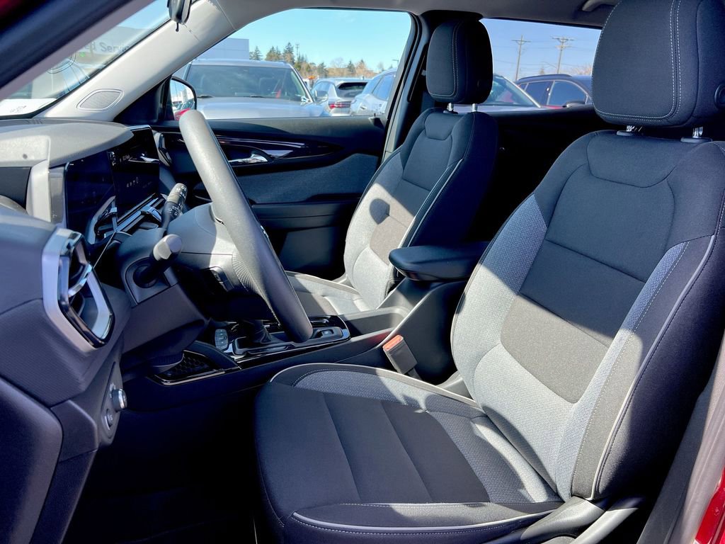 Used 2024 Chevrolet TrailBlazer LT w/ Driver Confidence Package image 17