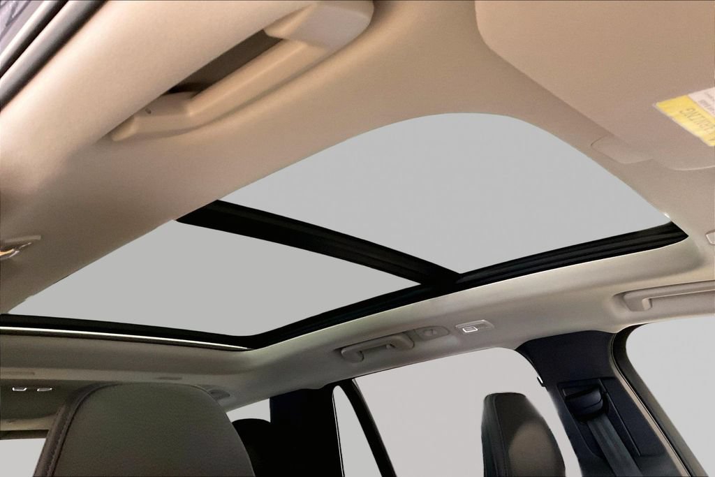 Certified 2025 Volvo XC90 B6 Plus w/ Protection Package AWD/4WD image 29