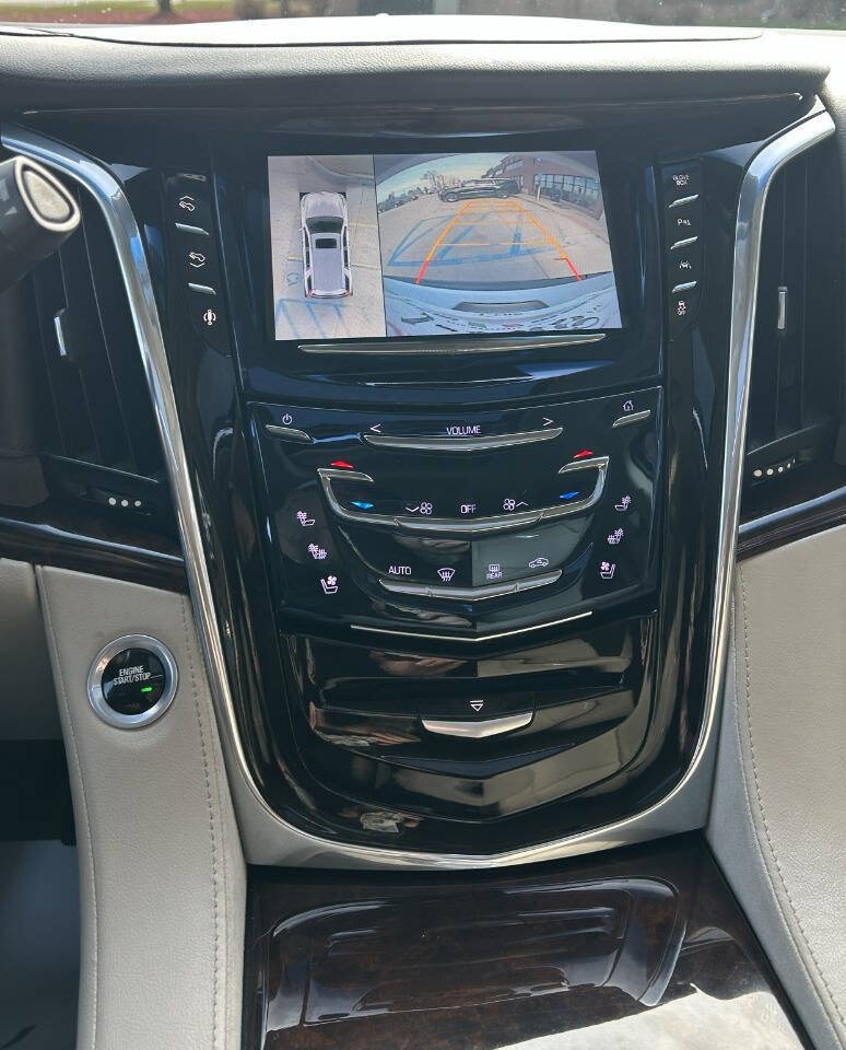Used 2016 Cadillac Escalade ESV Luxury image 21