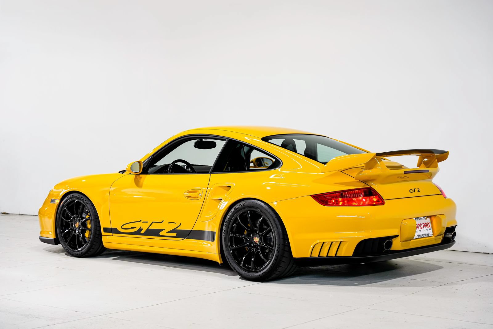Used 2008 Porsche 911 GT2 RWD image 8
