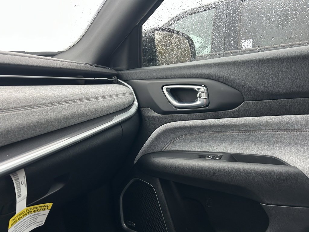 Used 2024 Jeep Compass Latitude w/ Sun and Sound Group image 24