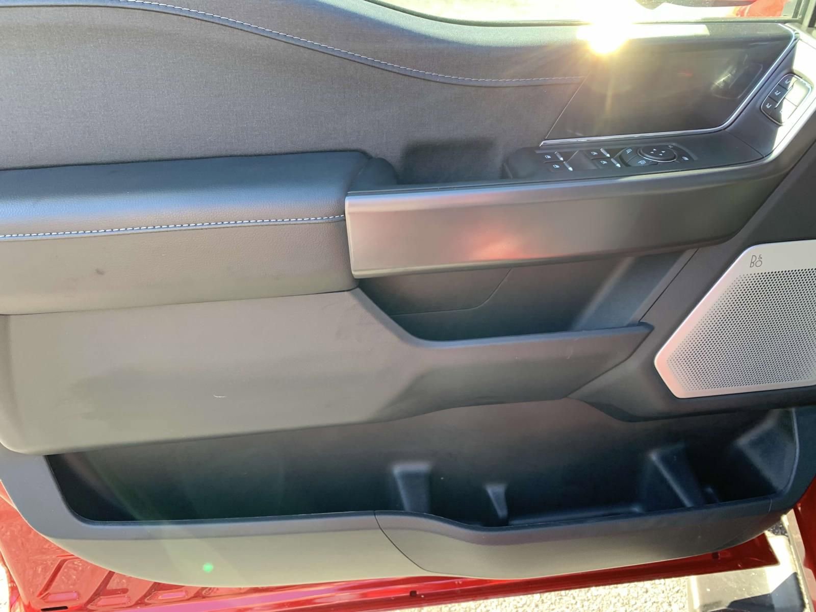 New 2025 Ford F150 Lariat w/ Equipment Group 502A High image 8