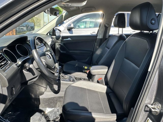 Used 2019 Volkswagen Tiguan SE AWD/4WD image 16