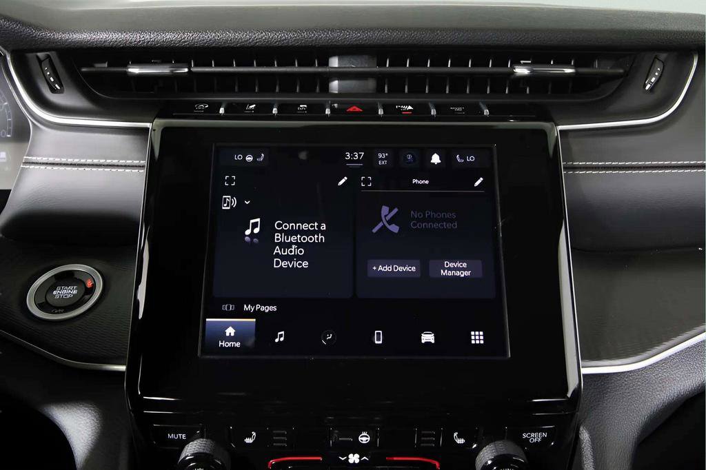 Used 2024 Jeep Grand Cherokee Altitude image 28