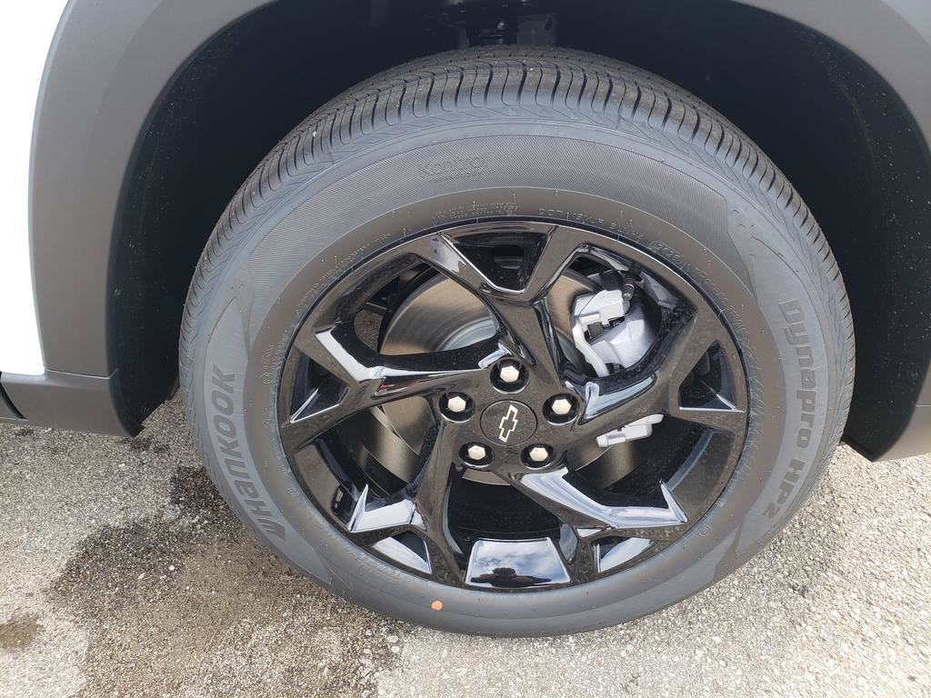 New 2026 Chevrolet Trax LT w/ Sunroof Package FWD image 34