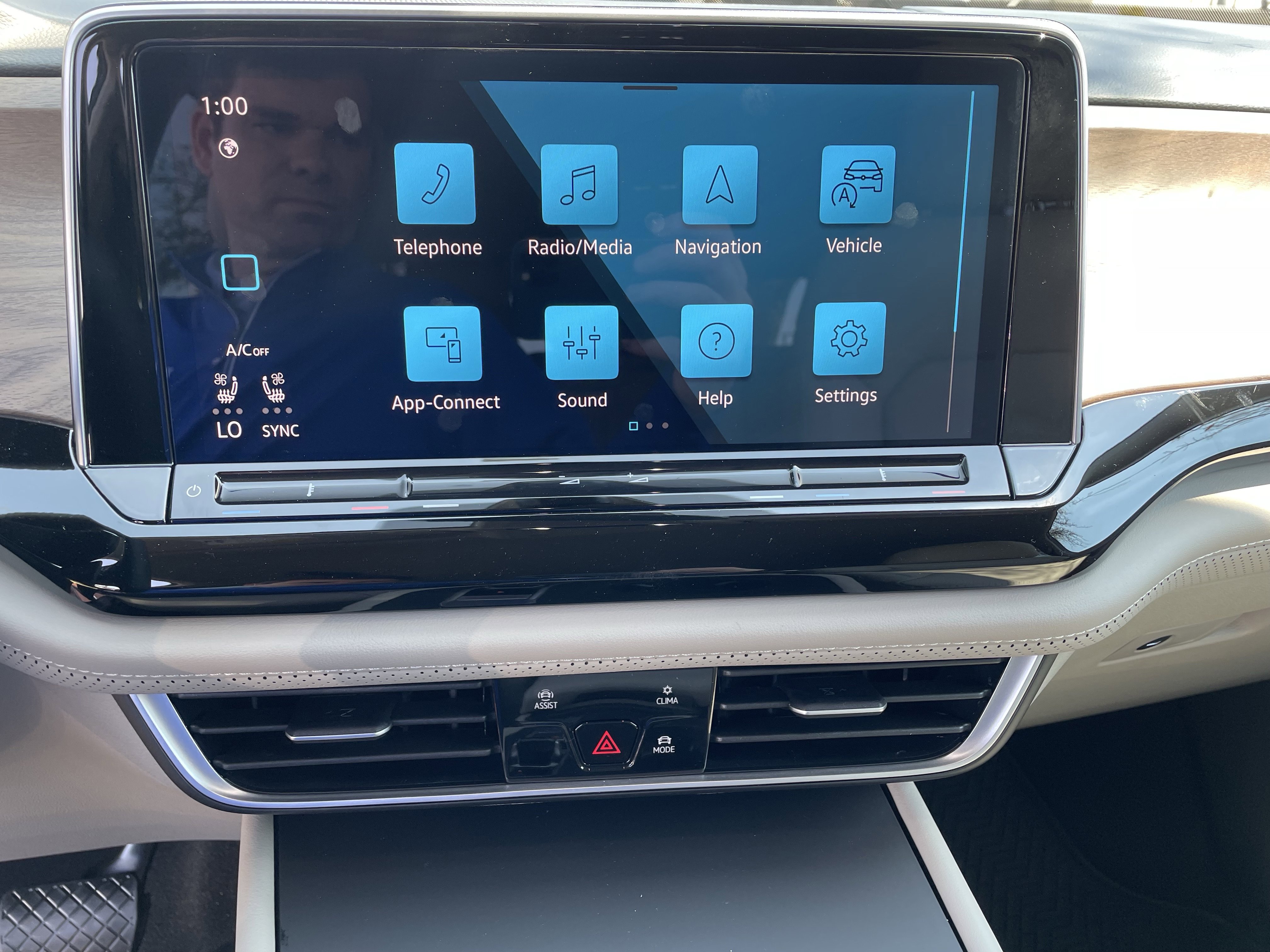 New 2026 Volkswagen Atlas SE image 17