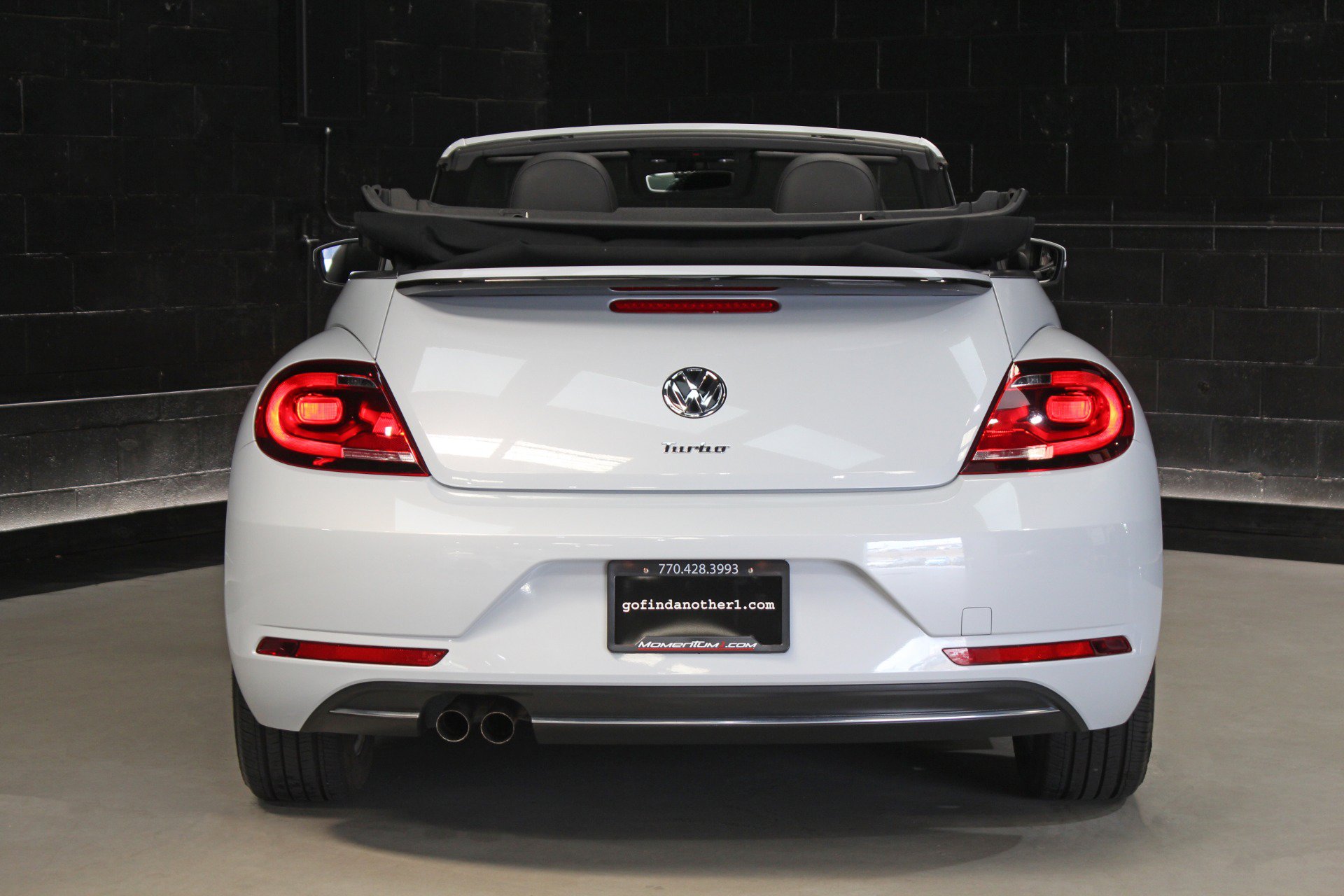 Used 2018 Volkswagen Beetle 2.0T SE FWD image 17