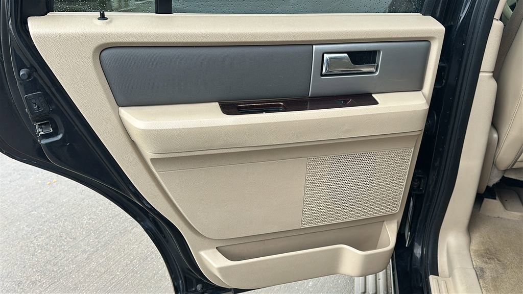 Used 2014 Ford Expedition XLT w/ Equipment Group 202A RWD image 35