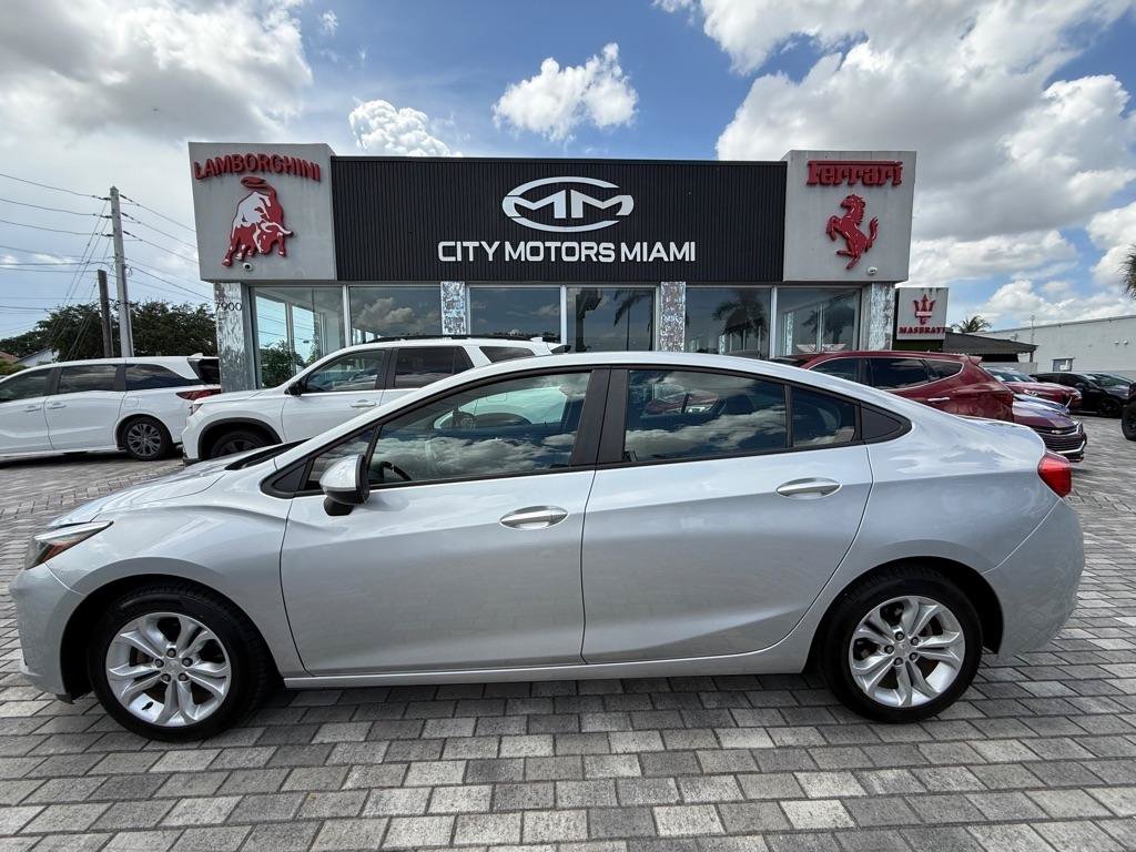 Used 2019 Chevrolet Cruze LS w/ LS Convenience Package FWD image 4