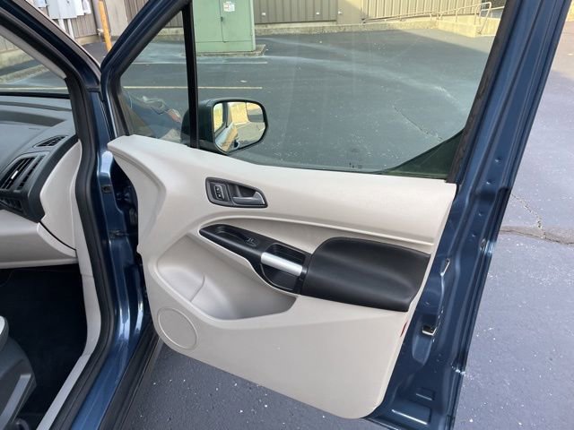 Used 2023 Ford Transit Connect XLT image 40