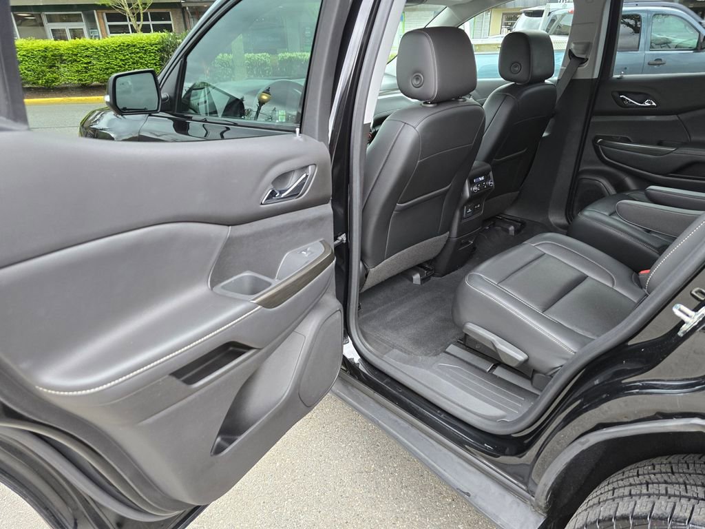 Used 2023 GMC Acadia SLT w/ Elevation Edition AWD/4WD image 18