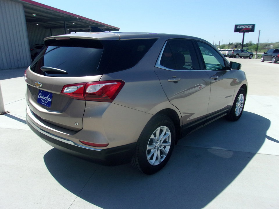 Used 2018 Chevrolet Equinox LT FWD image 3