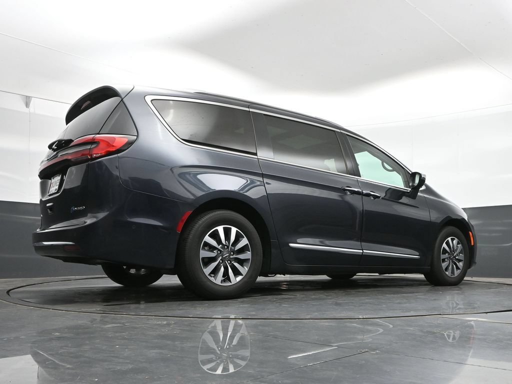 Used 2021 Chrysler Pacifica Limited w/ Premium & Safety Sphere Group FWD image 43